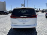 Used 2022 Chrysler Pacifica Touring-L image 5