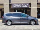 Used 2020 Chrysler Pacifica Touring-L image 4
