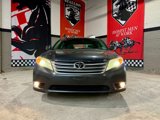 Used 2011 Toyota Avalon Limited image 2