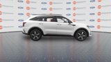 Used 2023 Kia Sorento EX w/ Panoramic Sunroof Package image 3