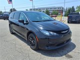 Used 2023 Chrysler Voyager LX image 3