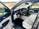 Used 2014 Toyota Highlander Limited image 3