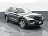 Used 2022 Ford Explorer XLT image 2