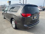 Used 2018 Chrysler Pacifica Touring-L image 5