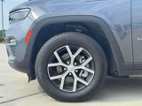 Used 2024 Jeep Grand Cherokee Limited image 5
