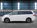 Used 2018 Toyota Sienna LE image 2