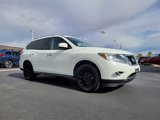 Used 2016 Nissan Pathfinder SV image 2