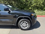 Used 2020 Jeep Grand Cherokee Laredo image 2