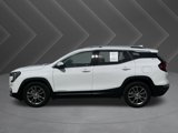 Used 2024 GMC Terrain SLT image 2