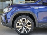Used 2024 Volkswagen Taos SE image 5