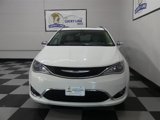 Used 2017 Chrysler Pacifica Limited image 2