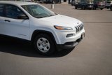 Used 2018 Jeep Cherokee Sport image 3