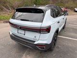New 2025 Volkswagen Taos SE image 3