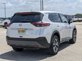 Used 2023 Nissan Rogue SV image 3
