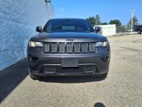 Used 2017 Jeep Grand Cherokee Altitude image 2