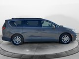 Used 2022 Chrysler Pacifica Touring-L image 2