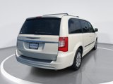 Used 2013 Chrysler Town & Country Touring image 3