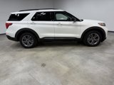 Used 2022 Ford Explorer XLT w/ Equipment Group 202A image 3
