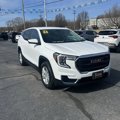 Used 2024 GMC Terrain SLE image 3