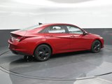 Certified 2022 Hyundai Elantra SEL w/ Convenience Package image 2