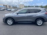 Used 2018 Nissan Rogue SV image 2