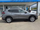 Used 2018 Nissan Rogue SV image 3