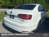 Used 2017 Volkswagen Jetta SE image 2