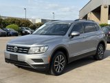 Used 2020 Volkswagen Tiguan SE w/ Panoramic Sunroof Package image 3