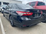 Used 2018 Toyota Camry SE image 3