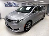Used 2018 Chrysler Pacifica Limited w/ Tire & Wheel Group image 2