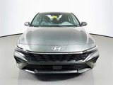 New 2025 Hyundai Elantra SEL image 2