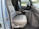 Used 2001 Ford E-250 and Econoline 250 image 6