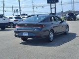 Certified 2022 Hyundai Elantra SE image 6