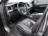 Used 2017 Toyota Highlander XLE image 2