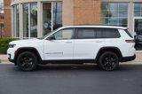 Used 2023 Jeep Grand Cherokee L Laredo image 2