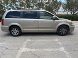 Used 2013 Chrysler Town & Country Touring image 3