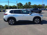 Used 2023 Nissan Rogue SV image 2
