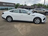 New 2025 Hyundai Sonata SE image 3