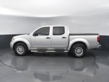 Used 2016 Nissan Frontier SV image 3