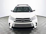 Used 2019 Toyota Highlander XLE image 2