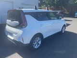 Used 2023 Kia Soul LX w/ LX Technology Package image 3