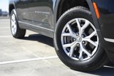 Used 2022 Jeep Grand Cherokee L Limited w/ Luxury Tech Group II image 2