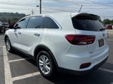 Used 2020 Kia Sorento LX image 5