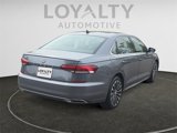 Used 2022 Volkswagen Passat 2.0T image 5
