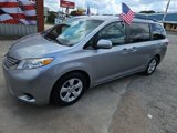 Used 2017 Toyota Sienna LE image 2