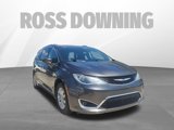 Used 2019 Chrysler Pacifica Touring-L image 3