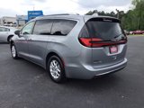 Used 2021 Chrysler Pacifica Touring-L image 4