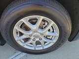 Used 2023 Chrysler Pacifica Touring-L image 4