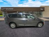 Used 2017 Chrysler Pacifica Touring-L image 4