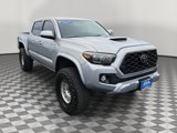 Used 2017 Toyota Tacoma TRD Sport image 3